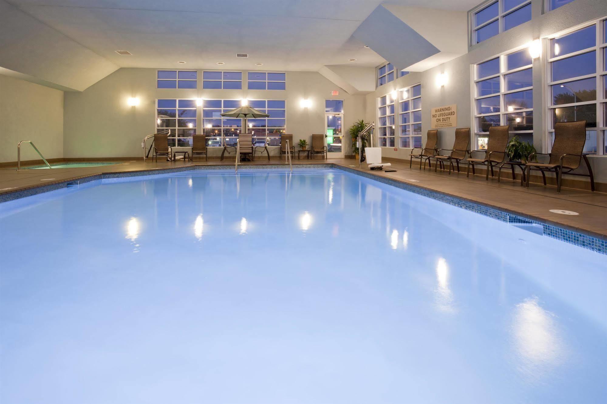 Grandstay Hotel & Suites - Glenwood المظهر الخارجي الصورة